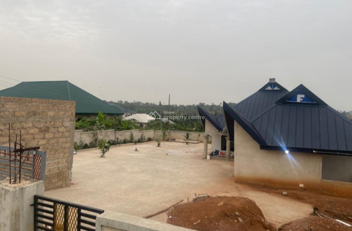 4 Bedrooms, Asuofia Asaaman, on Abrepo Barekese Road., Kumasi Metropolitan, Ashanti, House for Sale