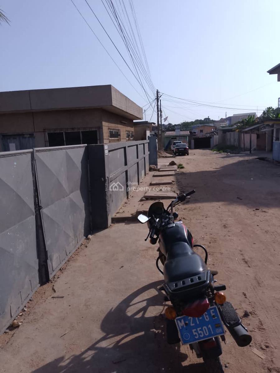 Executive Old 4 Bedroom, Abelemkpe, Accra, House for Sale