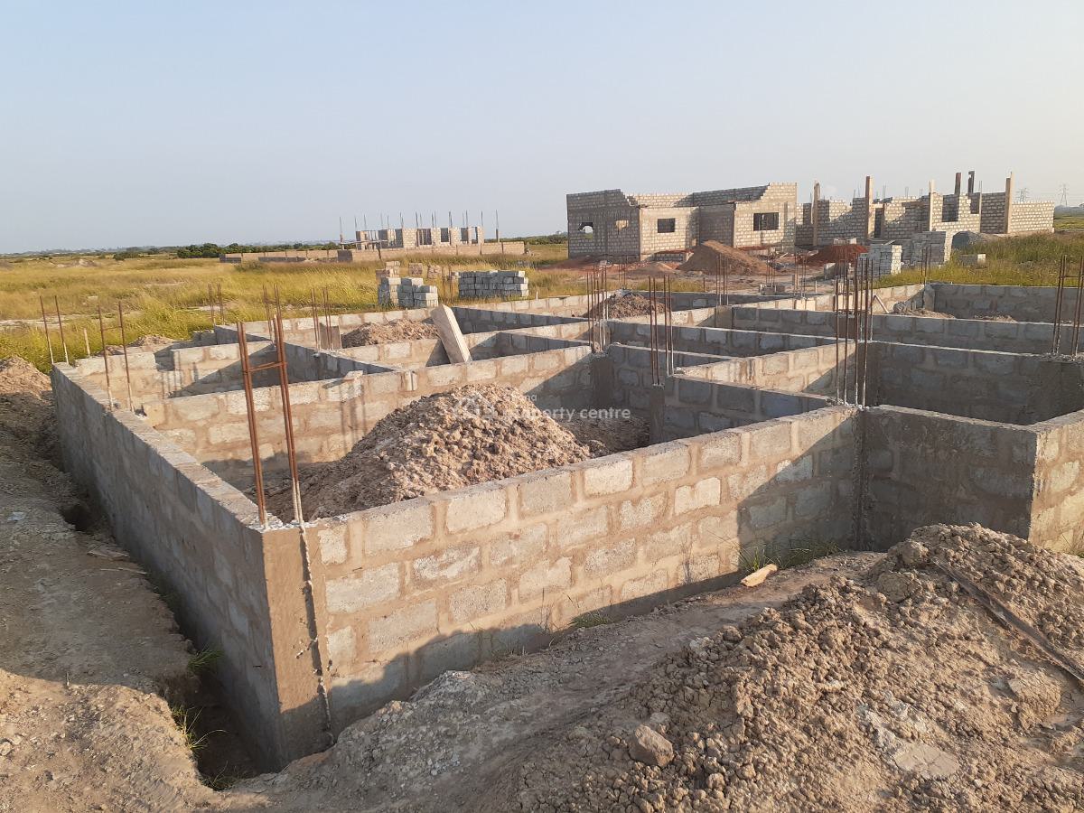 Amazing Half Plots >>> Neat Developed Residence - Tema Community 25, Devtraco Road, Dawhenya, Tema, Accra, Residential Land for Sale