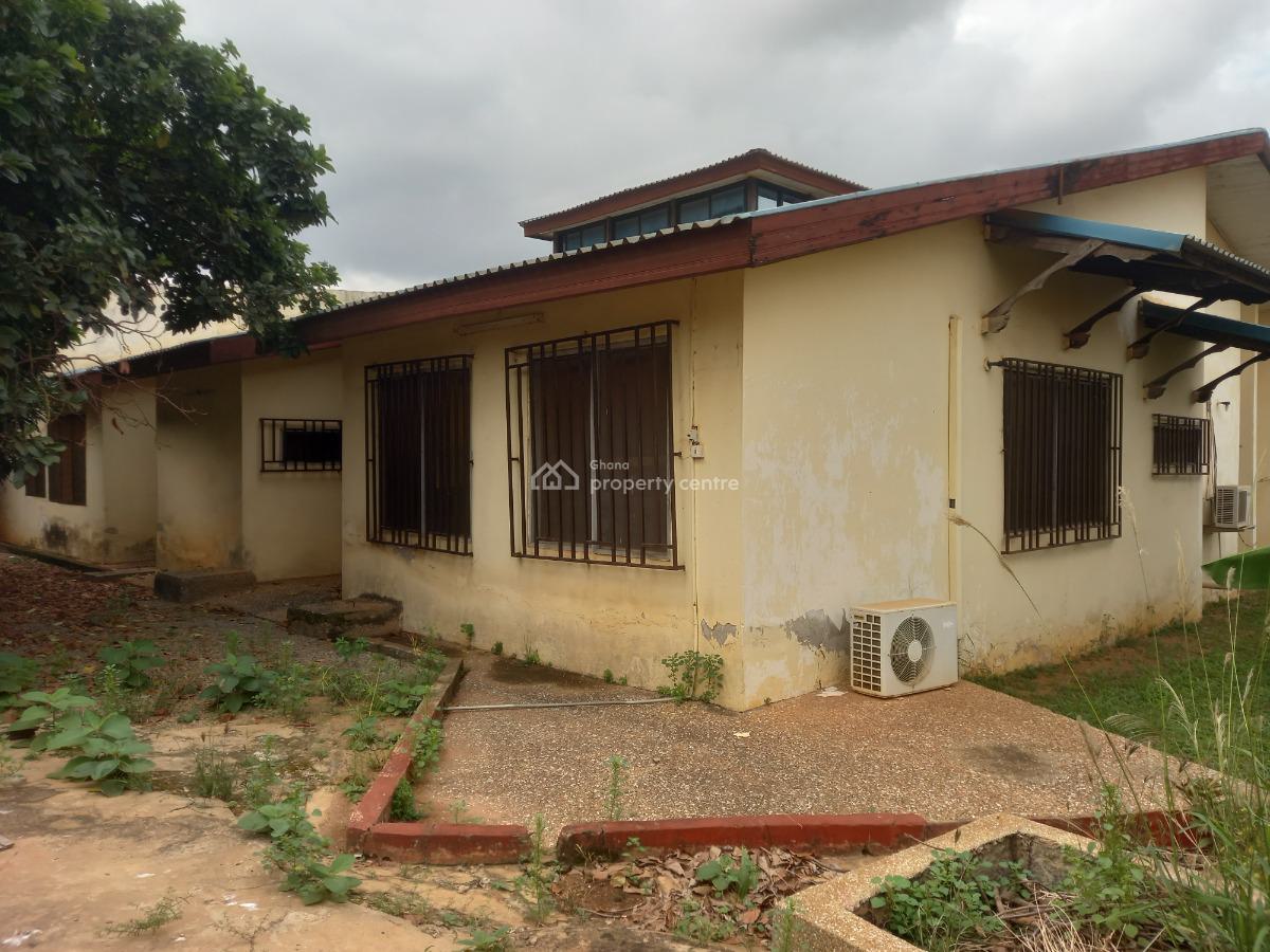 6 Bedrooms, Paraku Estate, Near Ahodwo., Kumasi Metropolitan, Ashanti, House for Sale