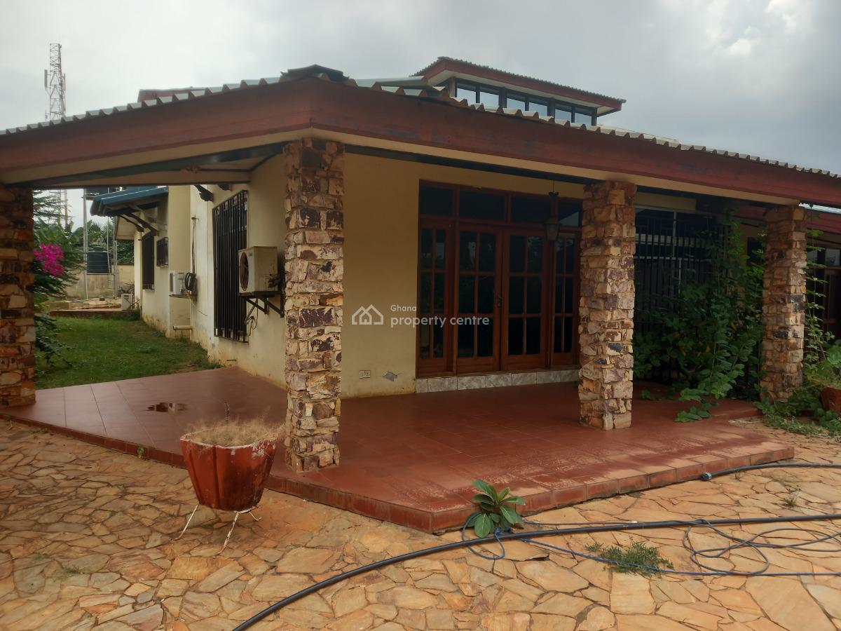 6 Bedrooms, Paraku Estate, Near Ahodwo., Kumasi Metropolitan, Ashanti, House for Sale