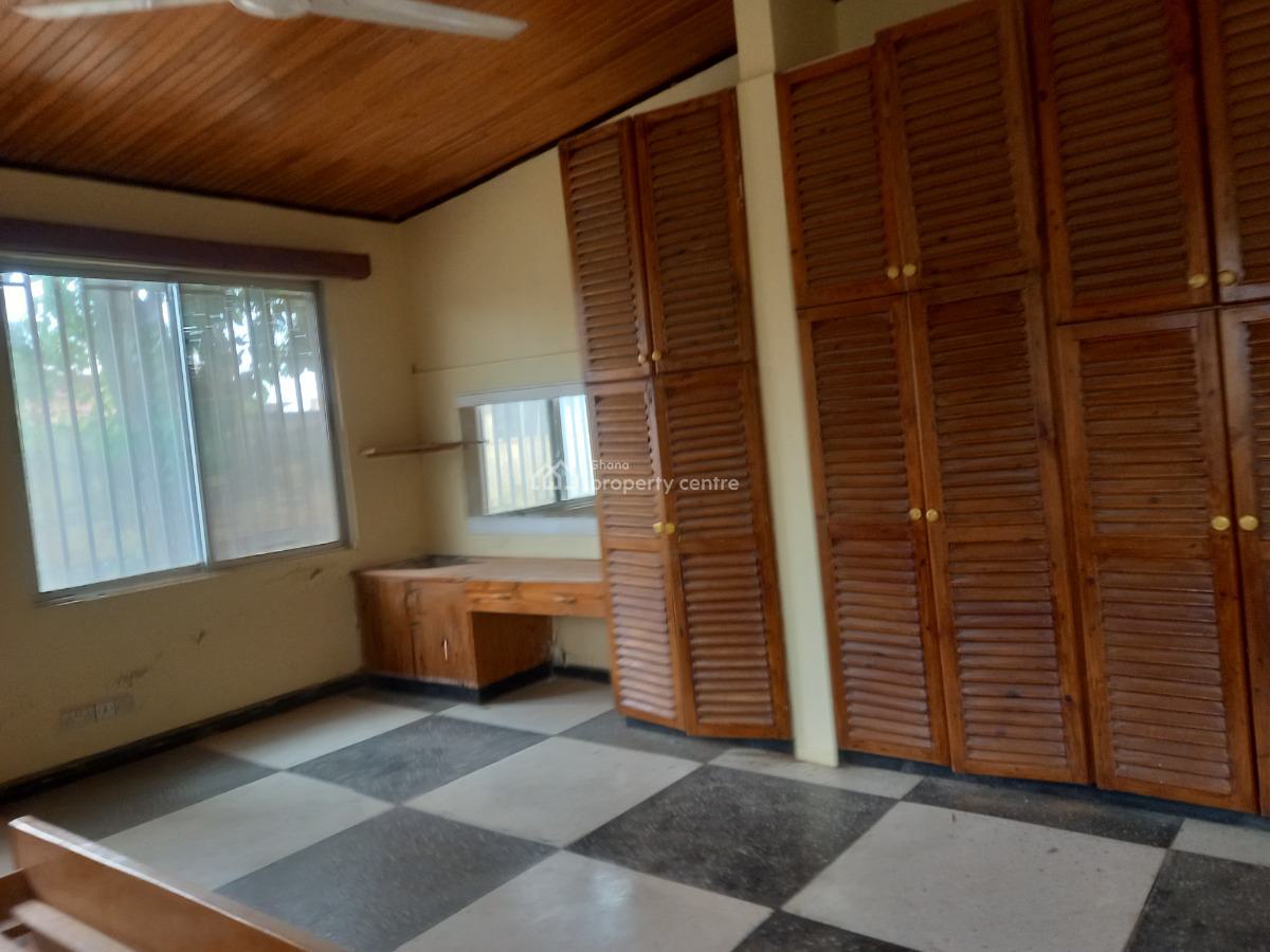 6 Bedrooms, Paraku Estate, Near Ahodwo., Kumasi Metropolitan, Ashanti, House for Sale