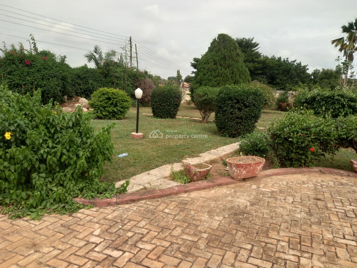 6 Bedrooms, Paraku Estate, Near Ahodwo., Kumasi Metropolitan, Ashanti, House for Sale
