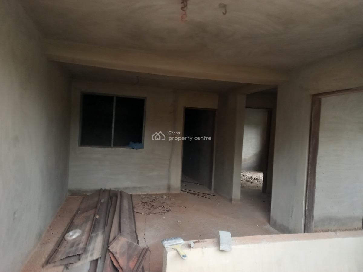 10 Bedrooms, Apromoase, on Tech Ejisu Road., Kumasi Metropolitan, Ashanti, House for Sale