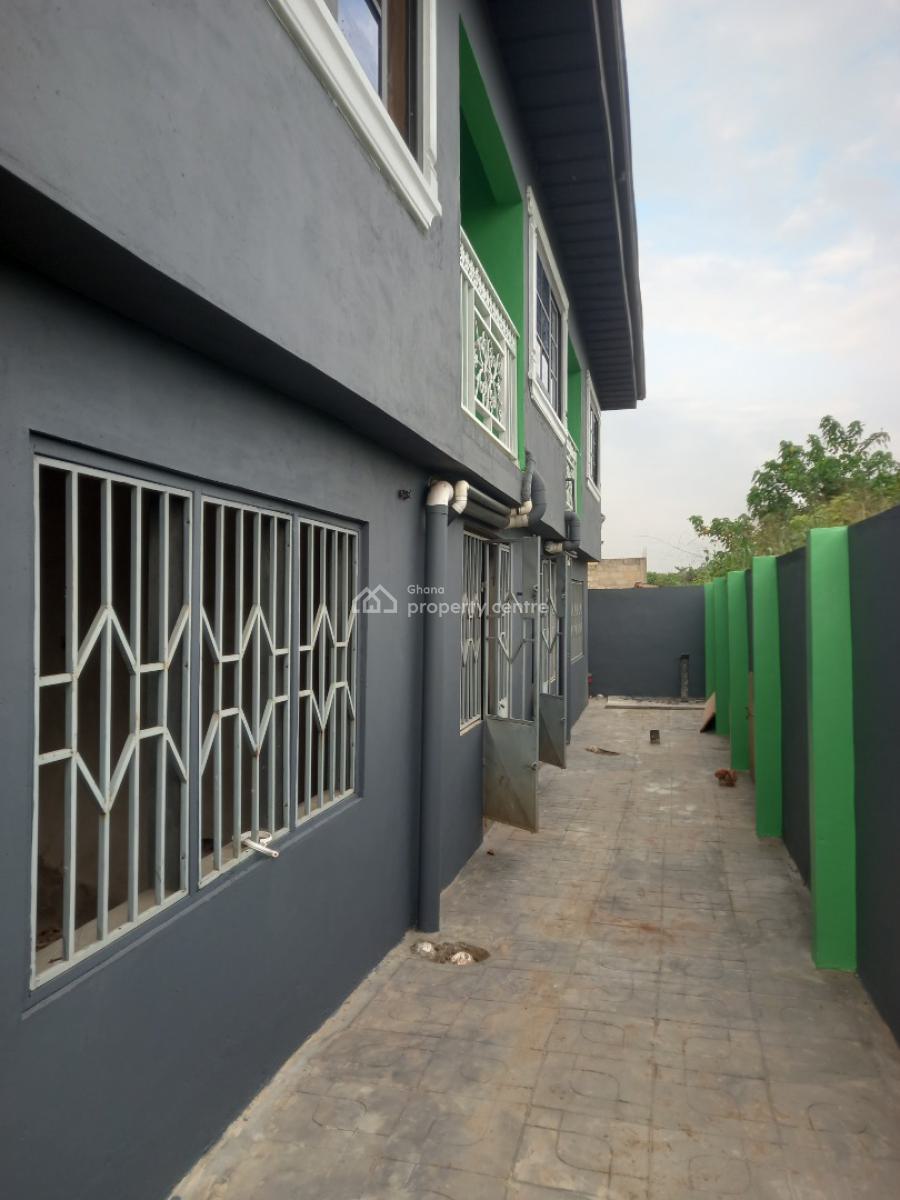 10 Bedrooms, Apromoase, on Tech Ejisu Road., Kumasi Metropolitan, Ashanti, House for Sale