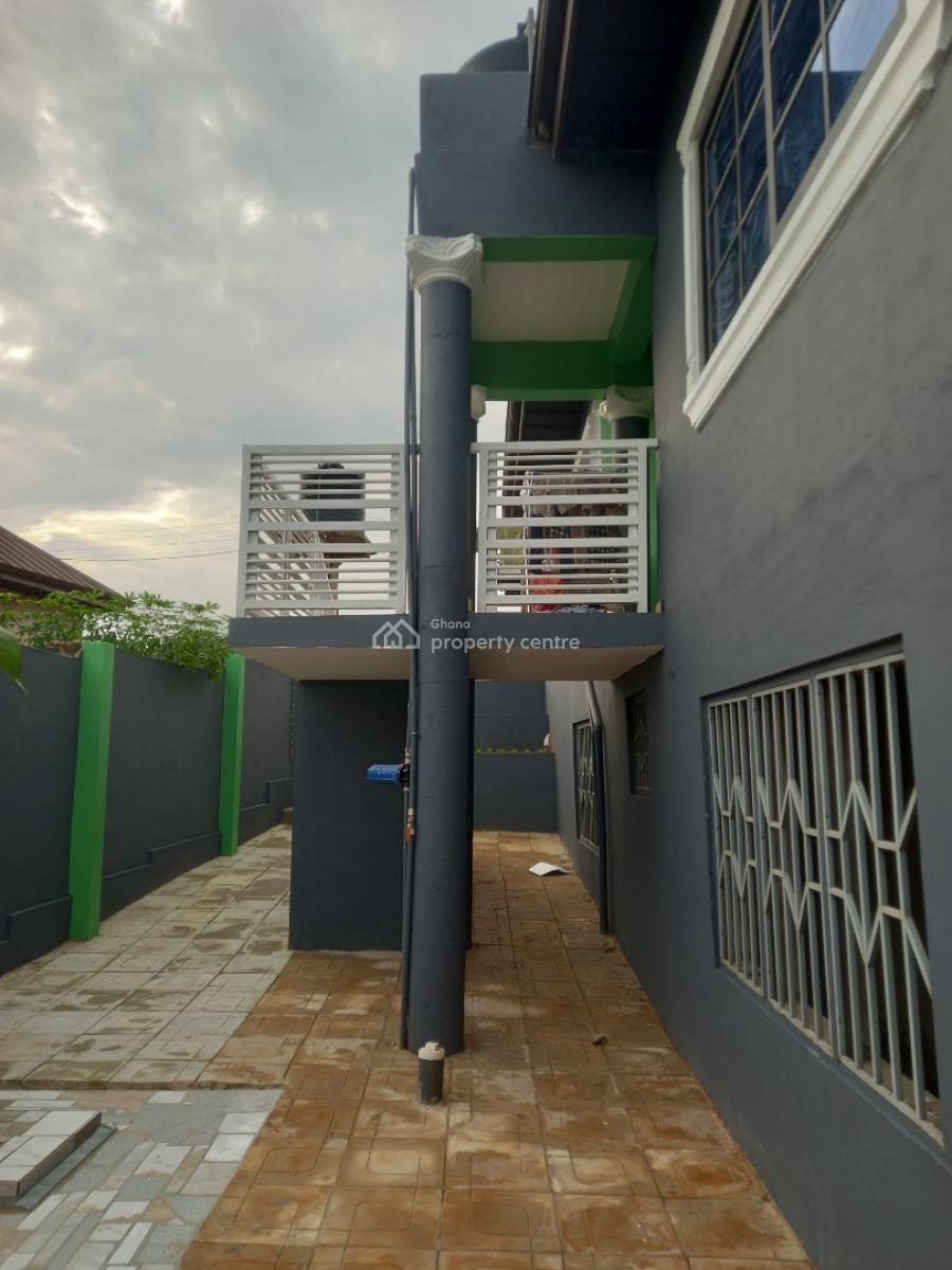 10 Bedrooms, Apromoase, on Tech Ejisu Road., Kumasi Metropolitan, Ashanti, House for Sale