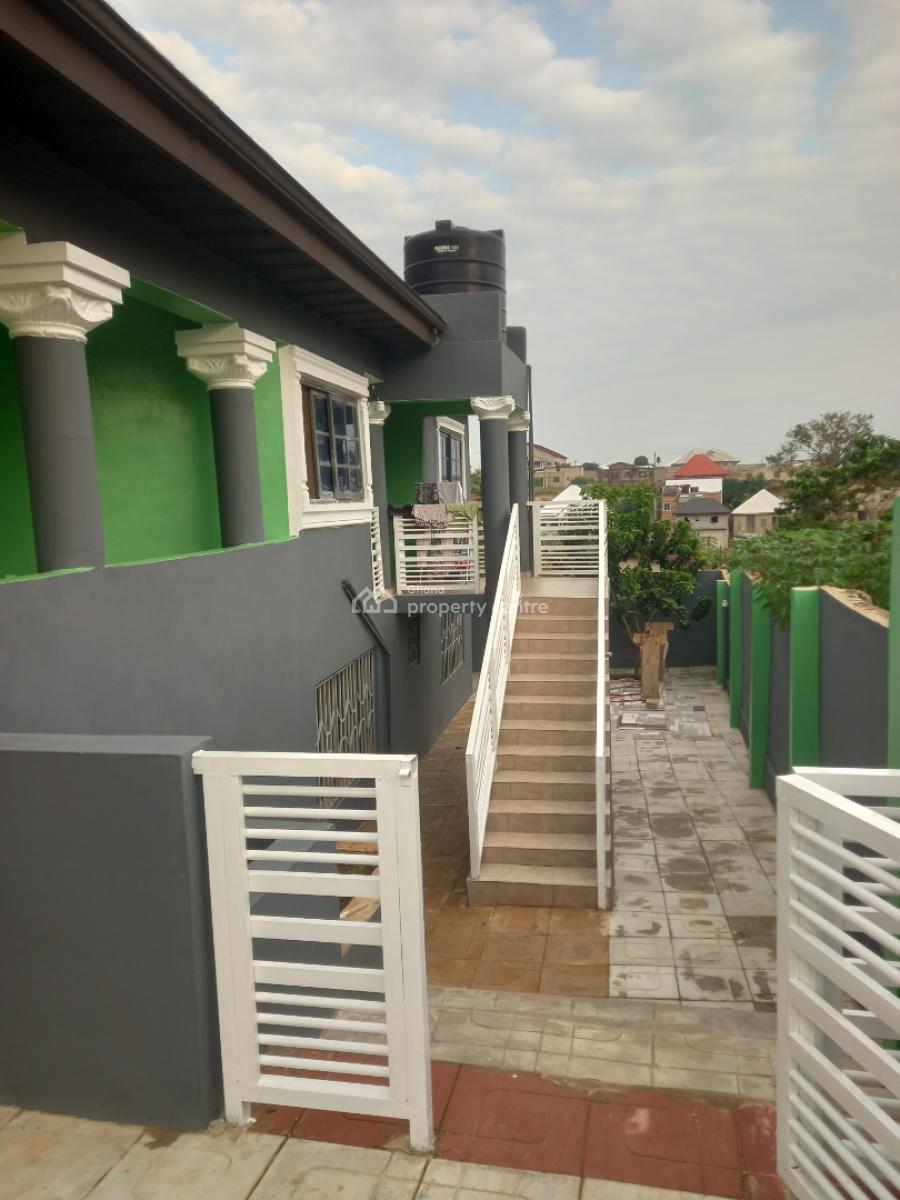 10 Bedrooms, Apromoase, on Tech Ejisu Road., Kumasi Metropolitan, Ashanti, House for Sale
