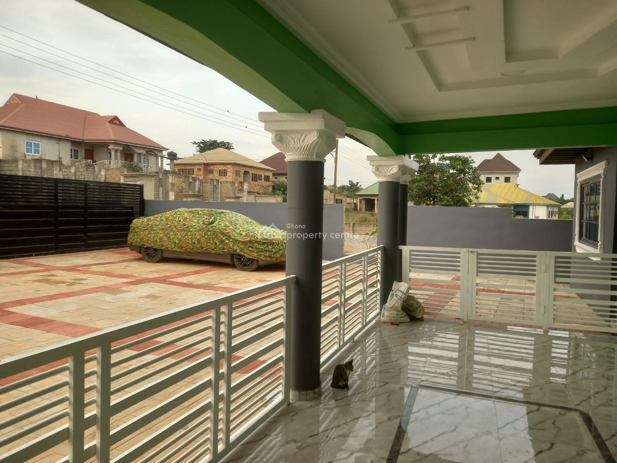 10 Bedrooms, Apromoase, on Tech Ejisu Road., Kumasi Metropolitan, Ashanti, House for Sale