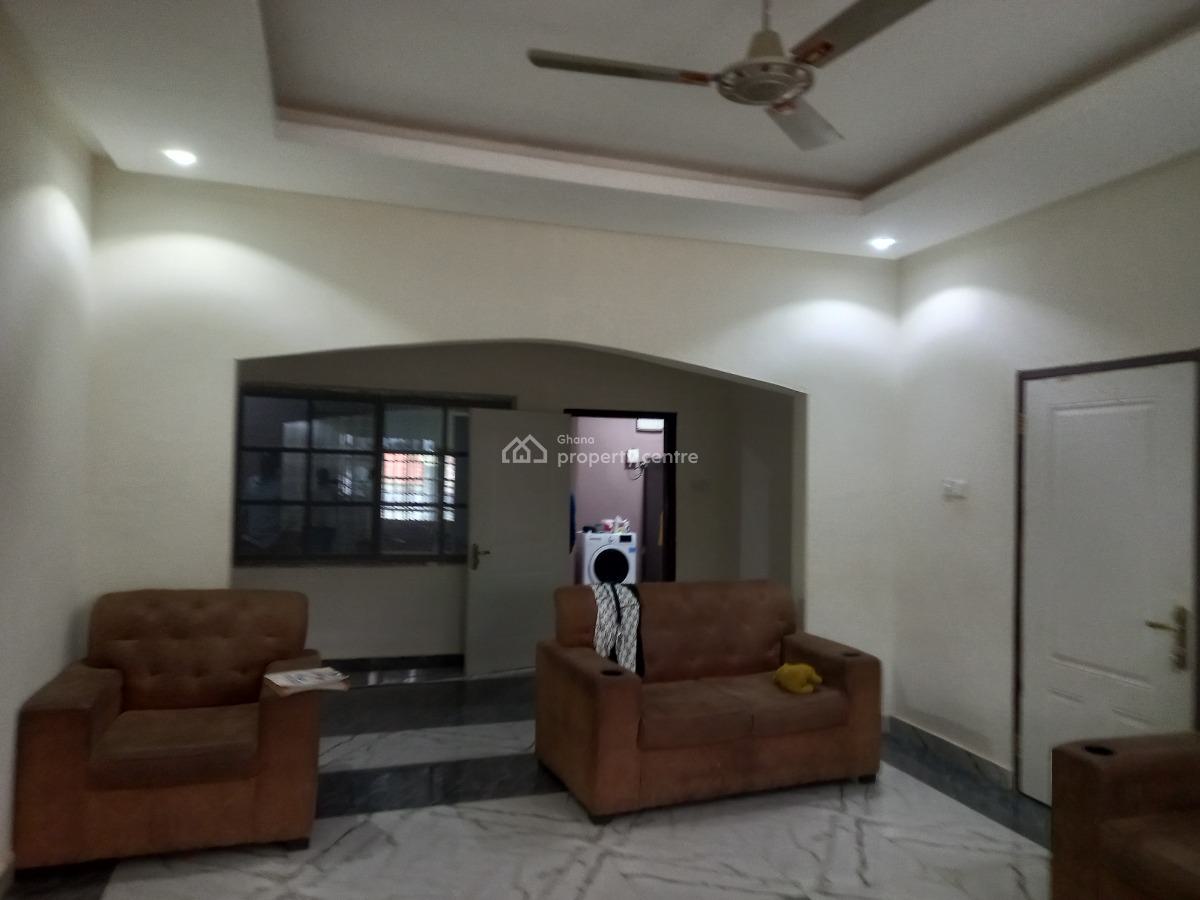 10 Bedrooms, Apromoase, on Tech Ejisu Road., Kumasi Metropolitan, Ashanti, House for Sale