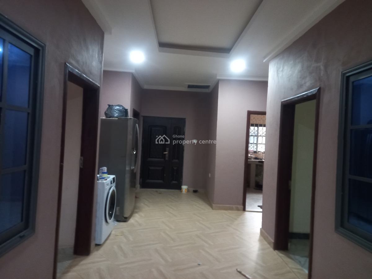 10 Bedrooms, Apromoase, on Tech Ejisu Road., Kumasi Metropolitan, Ashanti, House for Sale