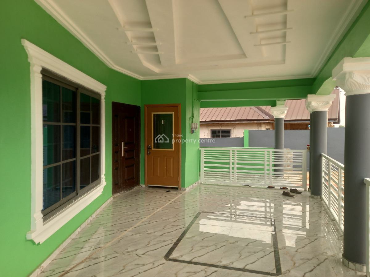 10 Bedrooms, Apromoase, on Tech Ejisu Road., Kumasi Metropolitan, Ashanti, House for Sale