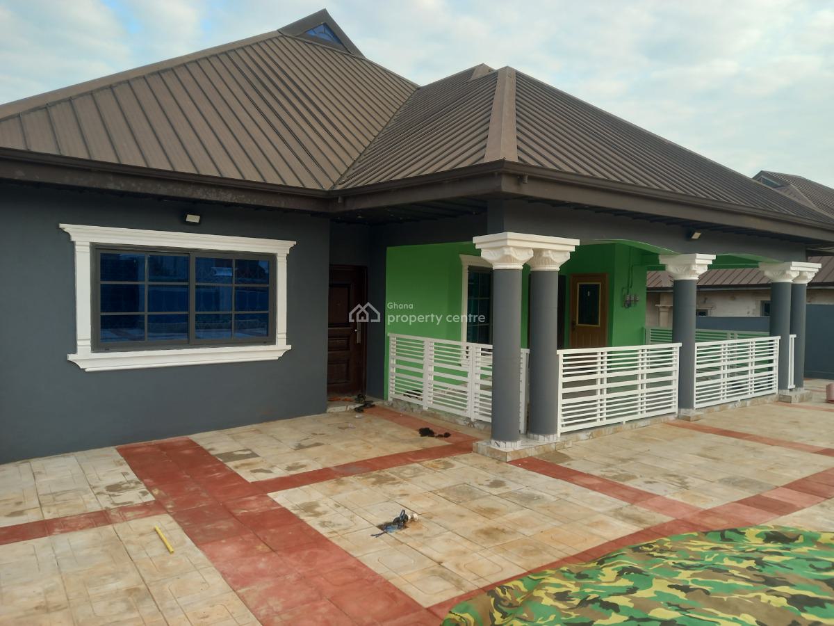 10 Bedrooms, Apromoase, on Tech Ejisu Road., Kumasi Metropolitan, Ashanti, House for Sale