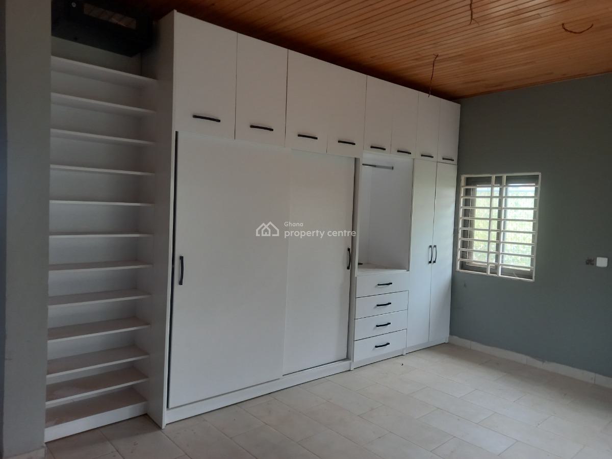 5  Bedrooms, Paraku Estate, Near Ahodwo., Kumasi Metropolitan, Ashanti, House for Sale