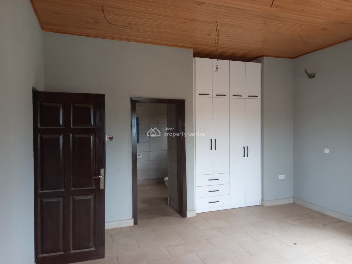5  Bedrooms, Paraku Estate, Near Ahodwo., Kumasi Metropolitan, Ashanti, House for Sale