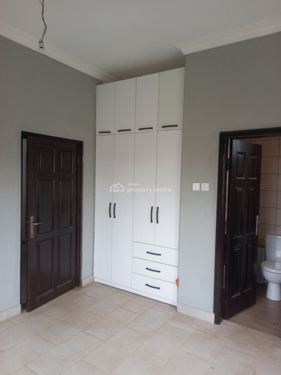 5  Bedrooms, Paraku Estate, Near Ahodwo., Kumasi Metropolitan, Ashanti, House for Sale