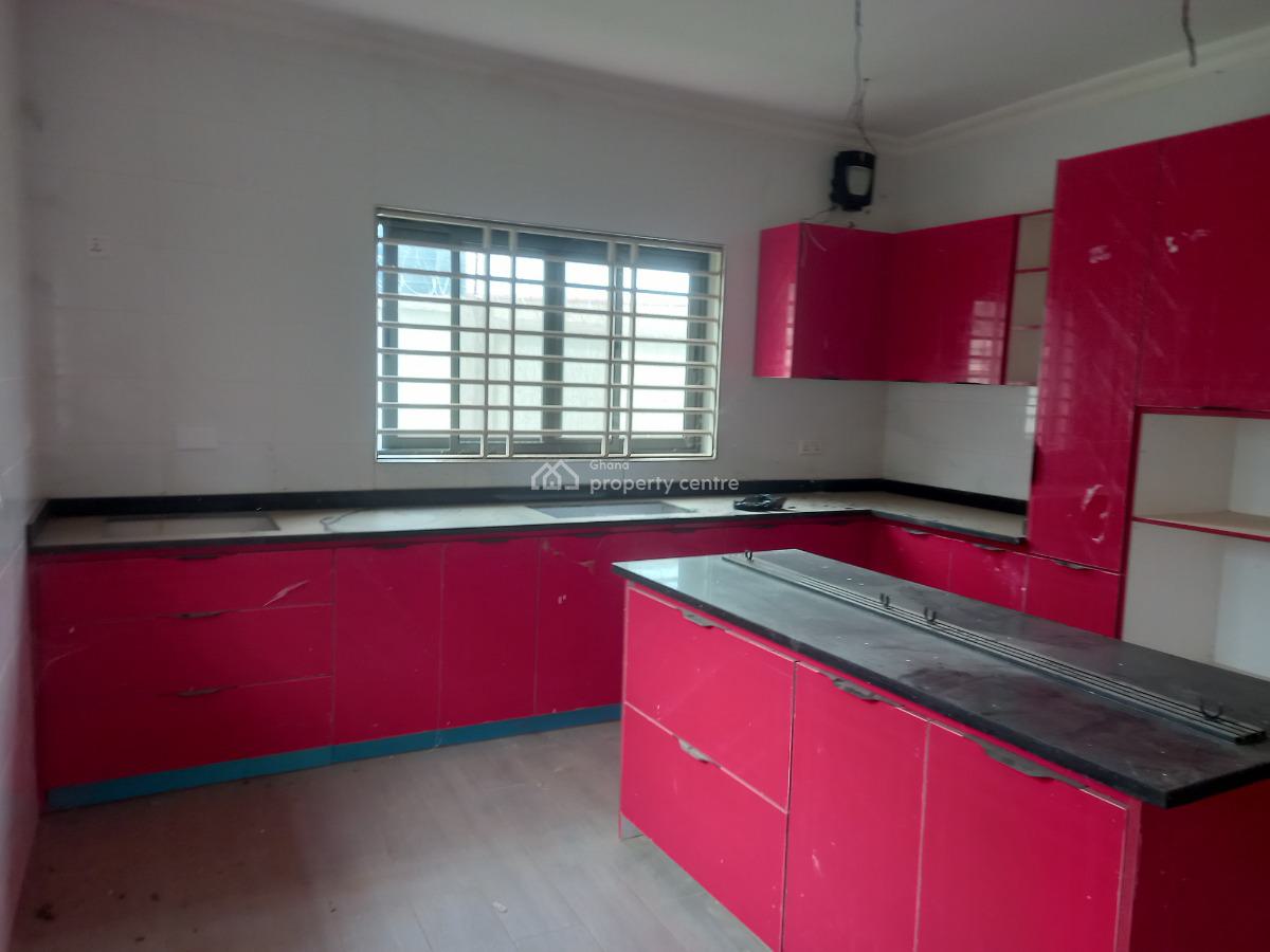 5  Bedrooms, Paraku Estate, Near Ahodwo., Kumasi Metropolitan, Ashanti, House for Sale