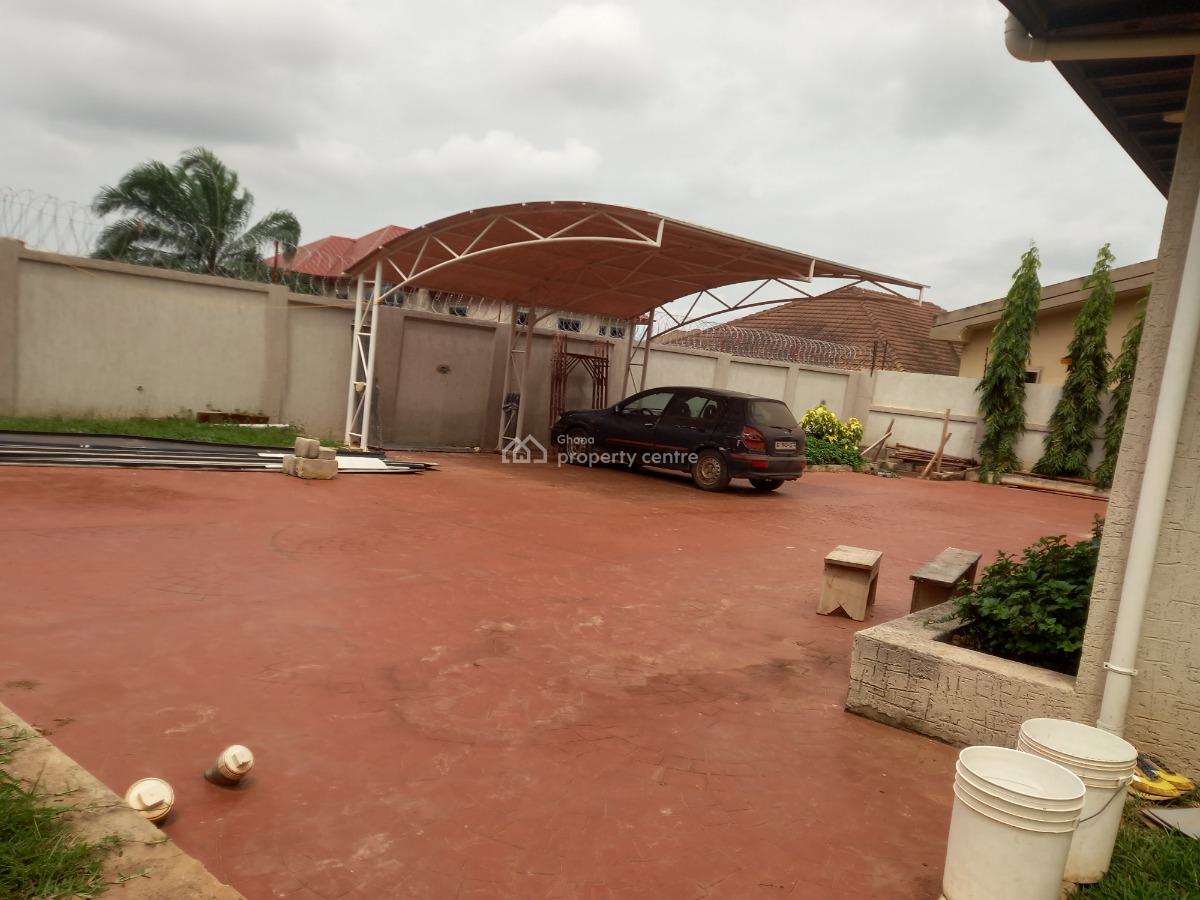 5  Bedrooms, Paraku Estate, Near Ahodwo., Kumasi Metropolitan, Ashanti, House for Sale