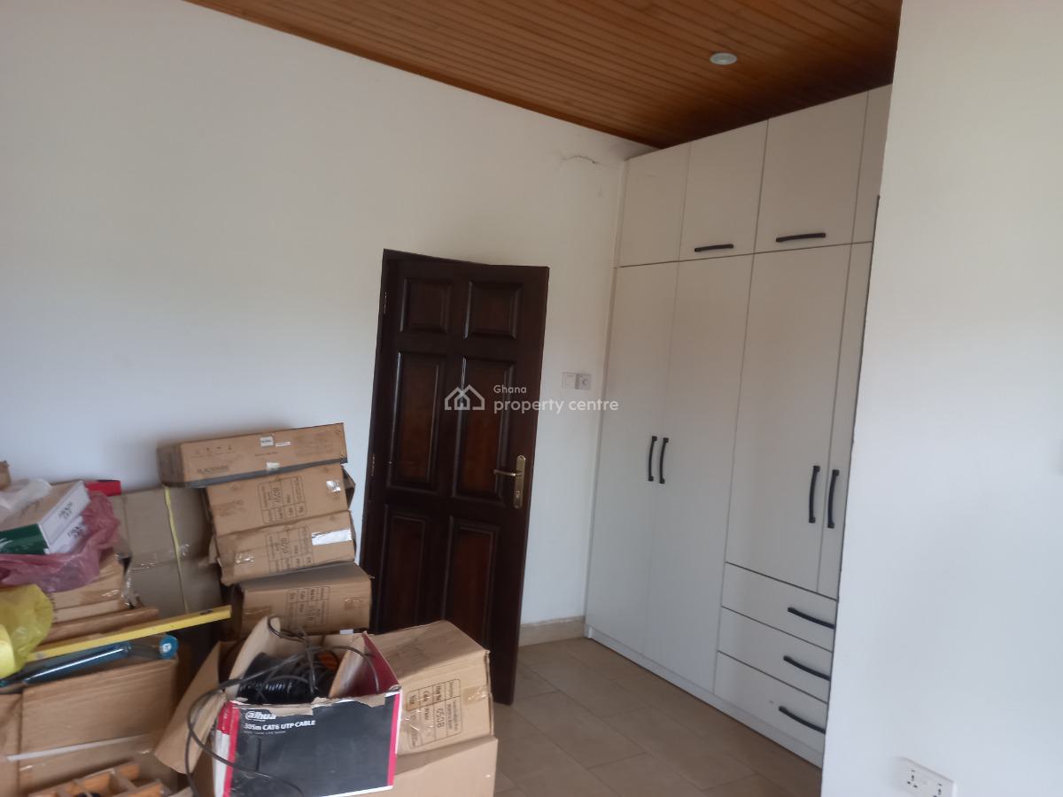 5 Bedrooms, Paraku Estate, Near Ahodwo., Kumasi Metropolitan, Ashanti, House for Sale