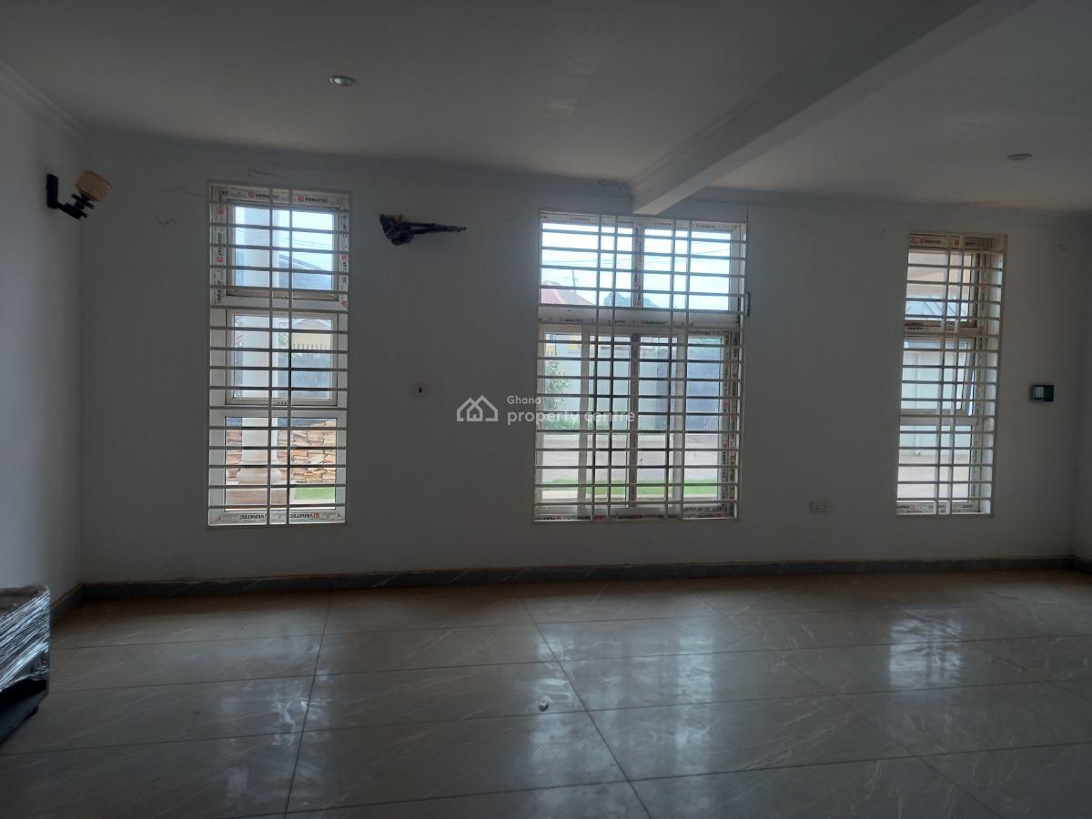 5 Bedrooms, Paraku Estate, Near Ahodwo., Kumasi Metropolitan, Ashanti, House for Sale
