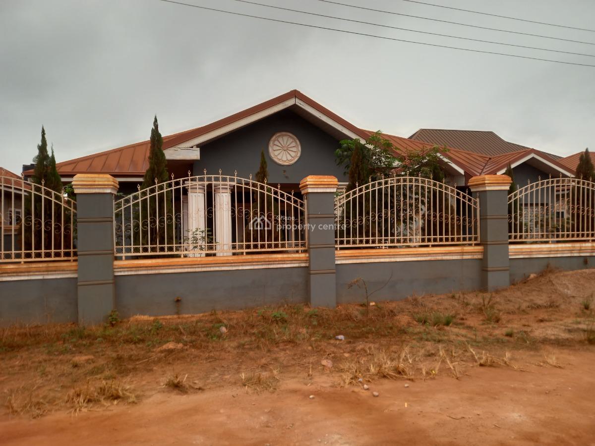 3 Bedrooms, Santasi Nkoransa. Kumasi Obuasi Road., Kumasi Metropolitan, Ashanti, House for Sale