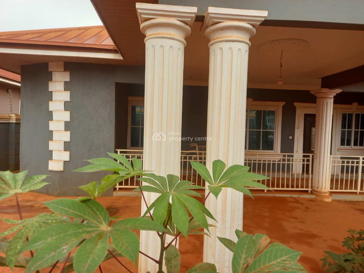 3 Bedrooms, Santasi Nkoransa. Kumasi Obuasi Road., Kumasi Metropolitan, Ashanti, House for Sale