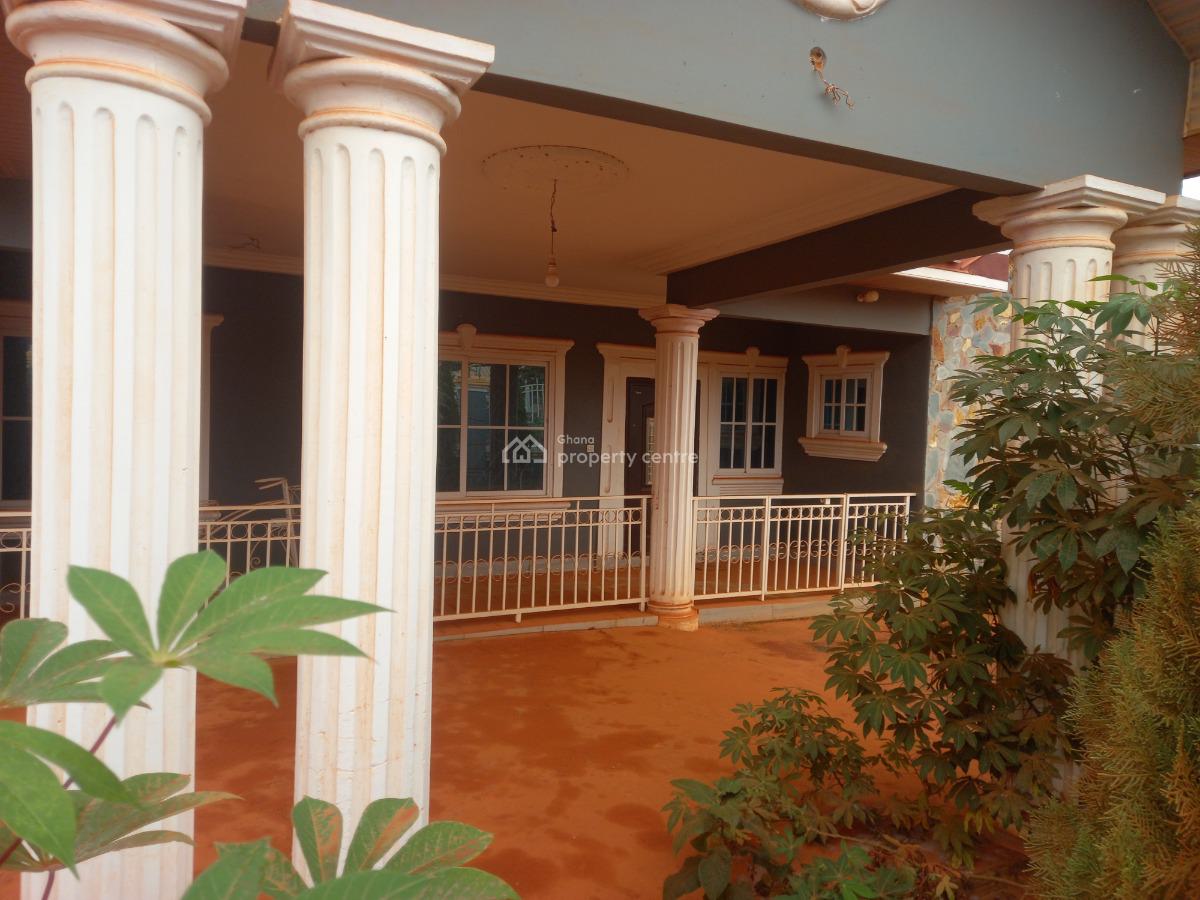 3 Bedrooms, Santasi Nkoransa. Kumasi Obuasi Road., Kumasi Metropolitan, Ashanti, House for Sale