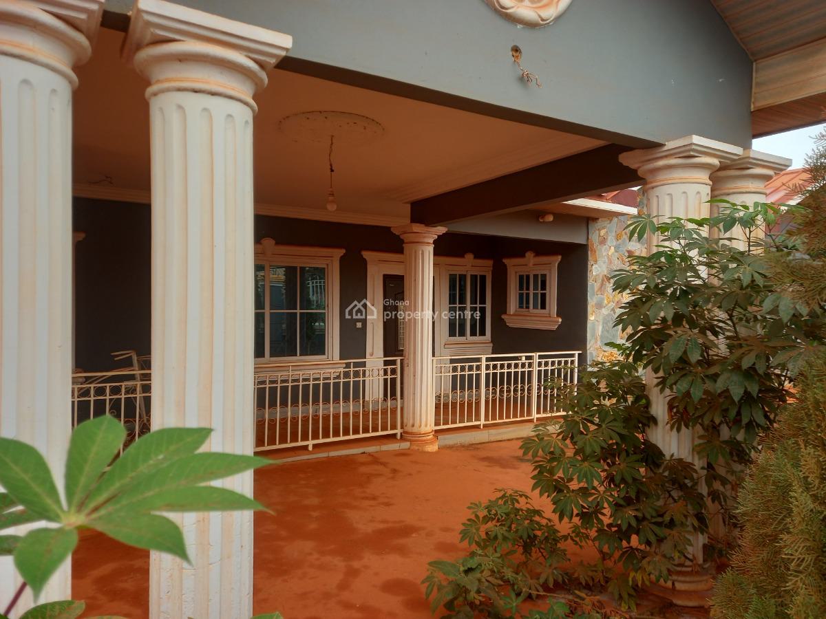 3 Bedrooms, Santasi Nkoransa. Kumasi Obuasi Road., Kumasi Metropolitan, Ashanti, House for Sale