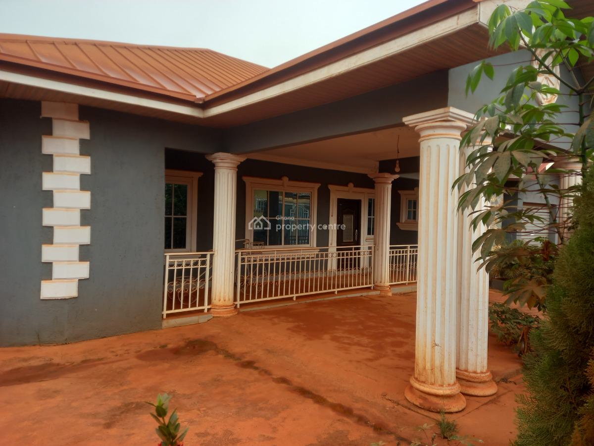 3 Bedrooms, Santasi Nkoransa. Kumasi Obuasi Road., Kumasi Metropolitan, Ashanti, House for Sale