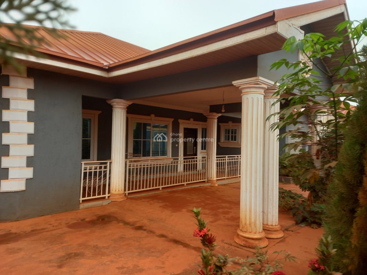 3 Bedrooms, Santasi Nkoransa. Kumasi Obuasi Road., Kumasi Metropolitan, Ashanti, House for Sale