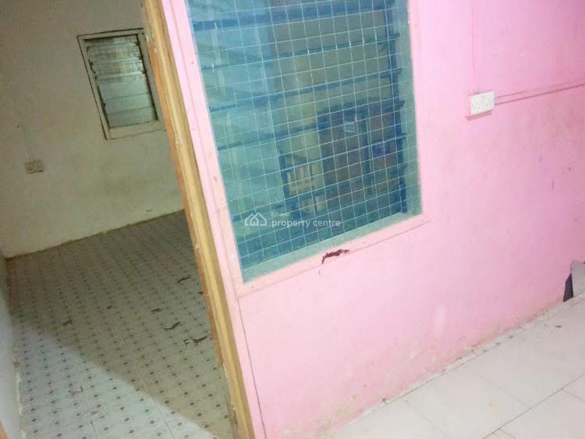 Single Room Self Contained, Bush Road, Demo Taxi Rank, Teshie New Town, Accra, Single Room Self Contained for Rent