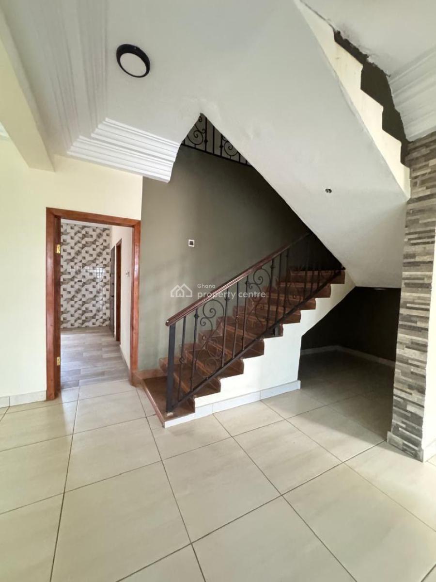 5 Bedrooms House, Kuottam Estate, Oyarifa, La Nkwantanang Madina Municipal, Accra, House for Sale