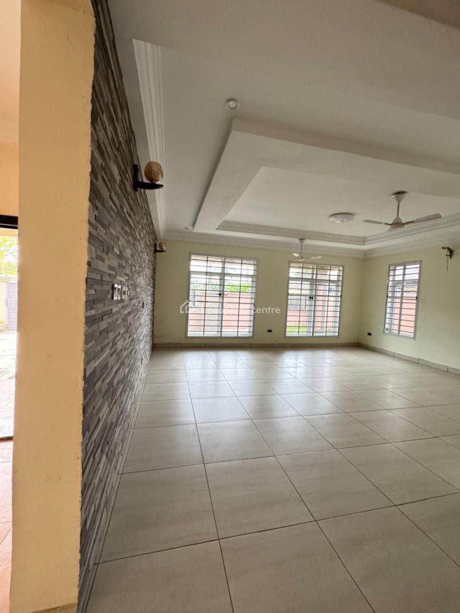 5 Bedrooms House, Kuottam Estate, Oyarifa, La Nkwantanang Madina Municipal, Accra, House for Sale