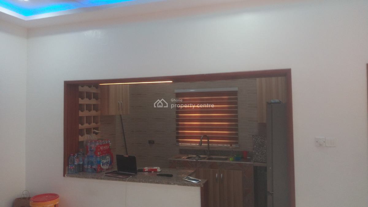 Fresh Sleek New 2 Bedroom Apartment, Close to Papaye, Osu, Accra, Apartment for Rent