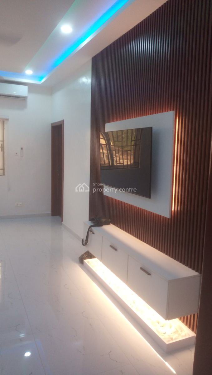 Fresh Sleek New 2 Bedroom Apartment, Close to Papaye, Osu, Accra, Apartment for Rent