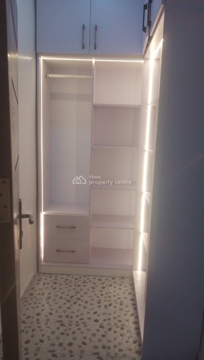 Fresh Sleek New 2 Bedroom Apartment, Close to Papaye, Osu, Accra, Apartment for Rent