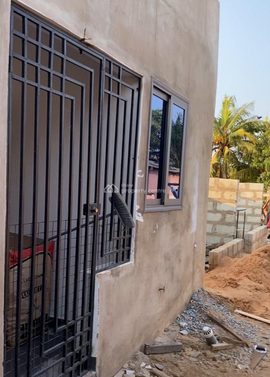 Single Room Self Contained, Nungua C5 Junction 5 Minutes Walk, Accra Metropolitan, Accra, Single Room Self Contained for Rent
