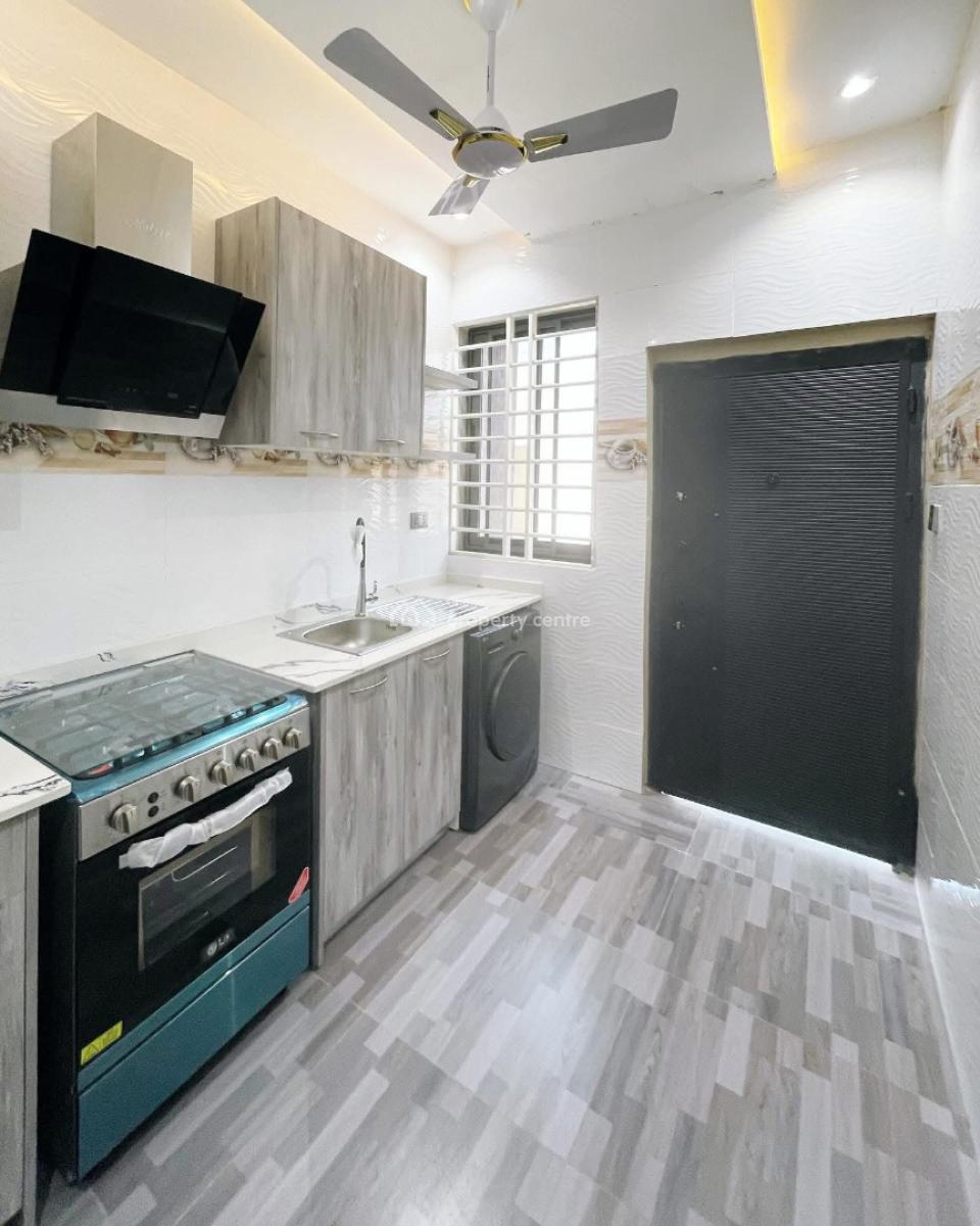 Executive 3 Bedrooms, Ashaley Botwe, Adenta Municipal, Accra, Townhouse for Rent