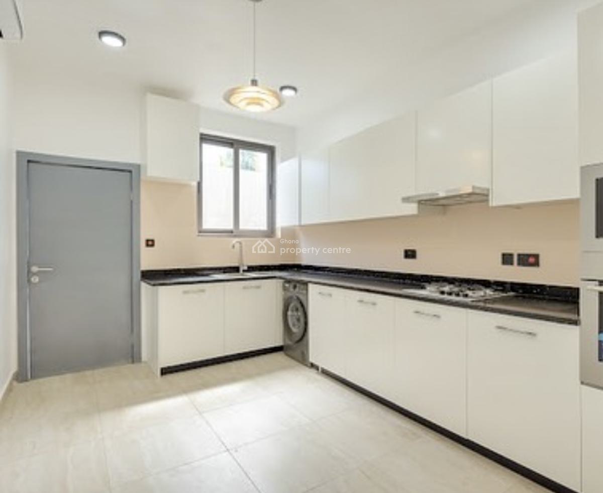 3 Bedroom Townhouse in a Gated Community, Mahama Road, East Airport, Airport Residential Area, Accra, Townhouse for Sale