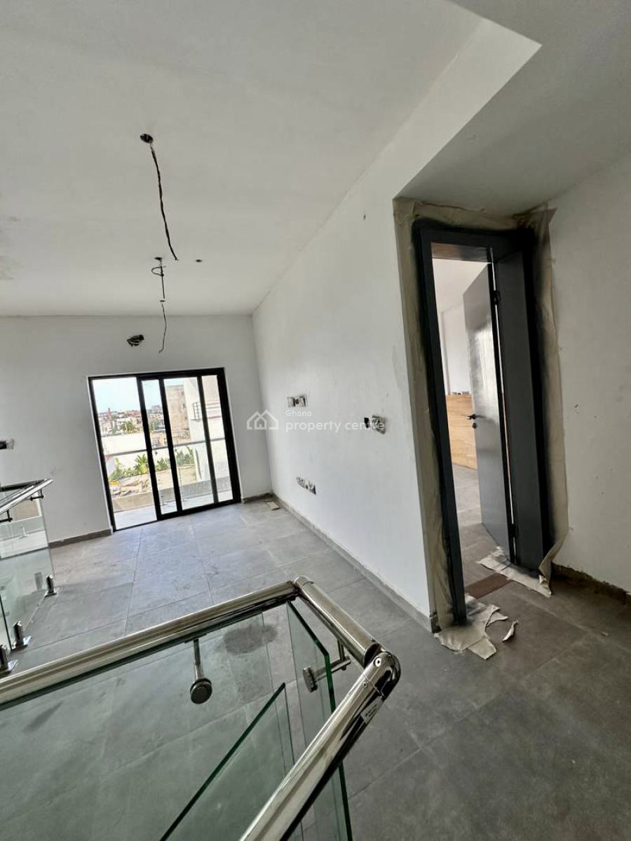 3 Bedroom Townhouse in a Gated Community, Mahama Road, East Airport, Airport Residential Area, Accra, Townhouse for Sale