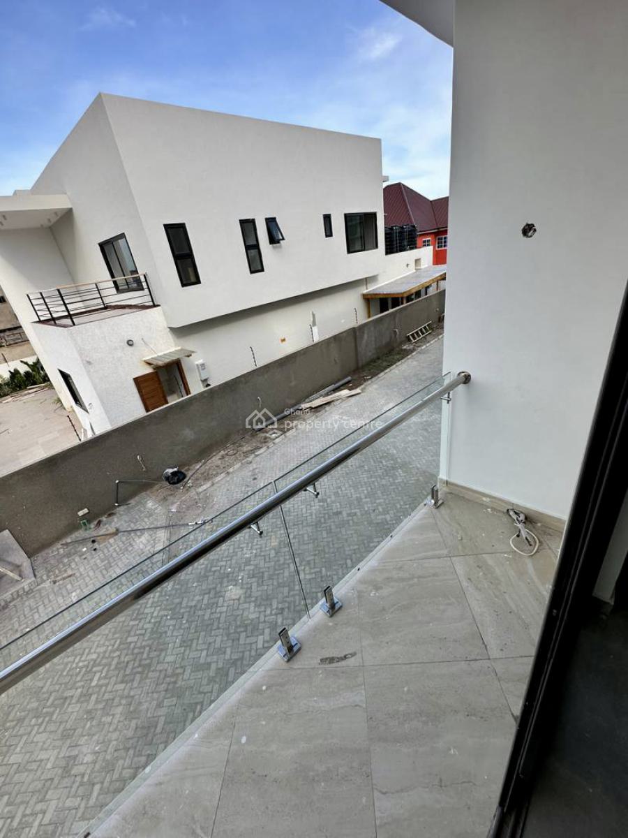 3 Bedroom Townhouse in a Gated Community, Mahama Road, East Airport, Airport Residential Area, Accra, Townhouse for Sale