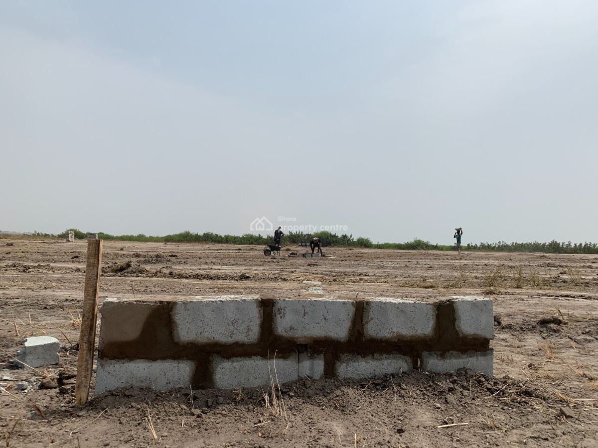 Fast-growing Zone Near Community 25 Mall, Community 25 Mall, Community 25, Tema, Accra, Mixed-use Land for Sale