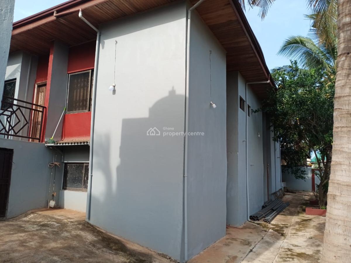 5 Bedrooms ( on 2 Plots), Brofoyedru Adumasa ( Santasi Road)., Kumasi Metropolitan, Ashanti, House for Sale