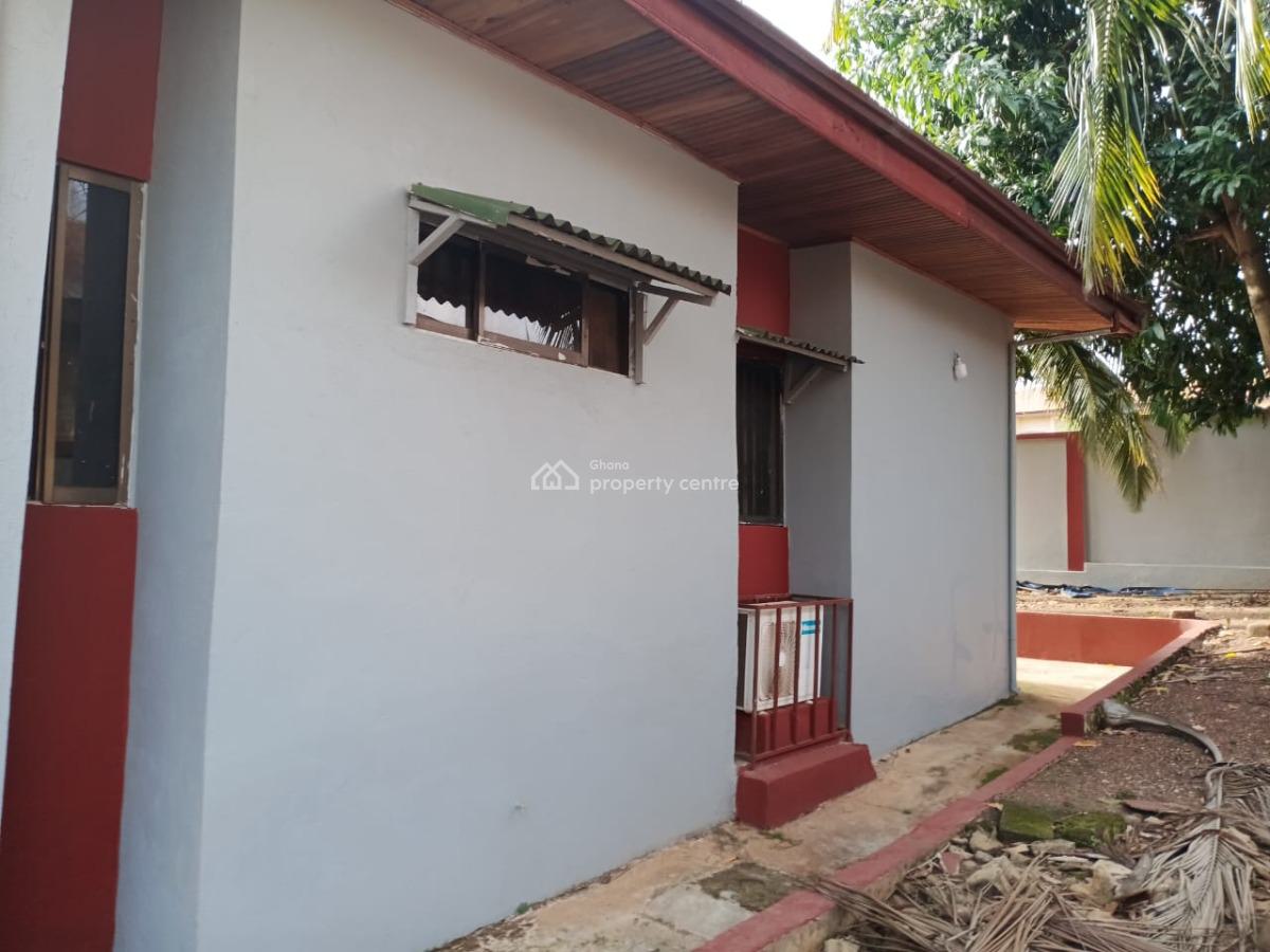 5 Bedrooms ( on 2 Plots), Brofoyedru Adumasa ( Santasi Road)., Kumasi Metropolitan, Ashanti, House for Sale