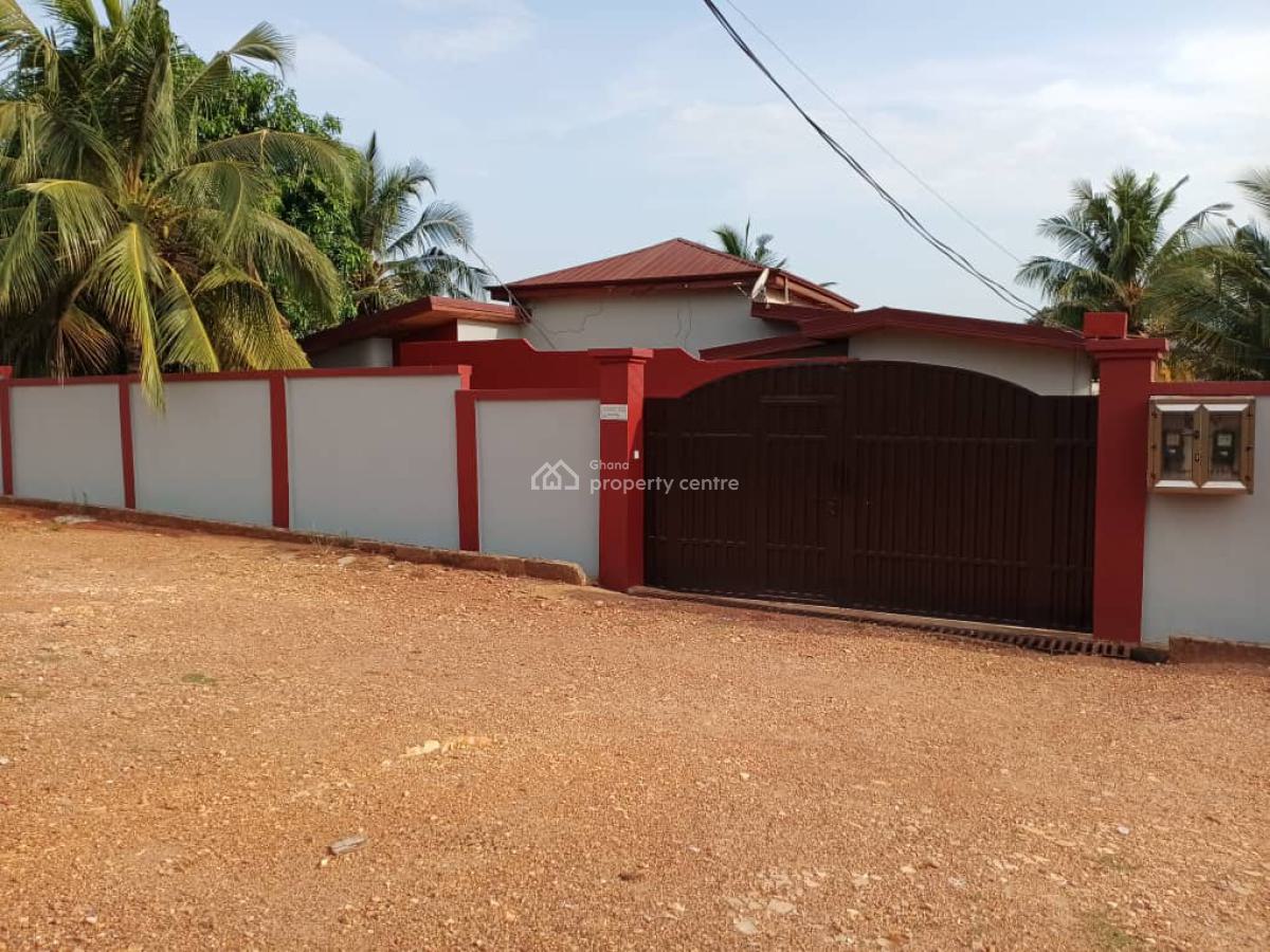 5 Bedrooms ( on 2 Plots), Brofoyedru Adumasa ( Santasi Road)., Kumasi Metropolitan, Ashanti, House for Sale