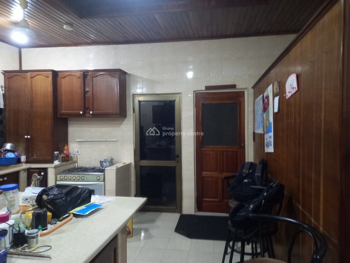 5 Bedrooms ( on 2 Plots), Brofoyedru Adumasa ( Santasi Road)., Kumasi Metropolitan, Ashanti, House for Sale