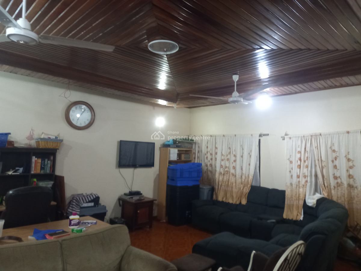 5 Bedrooms ( on 2 Plots), Brofoyedru Adumasa ( Santasi Road)., Kumasi Metropolitan, Ashanti, House for Sale