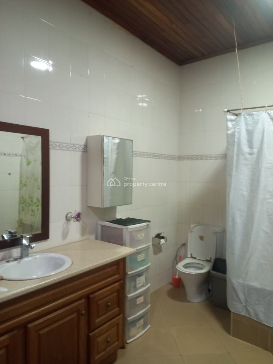 5 Bedrooms ( on 2 Plots), Brofoyedru Adumasa ( Santasi Road)., Kumasi Metropolitan, Ashanti, House for Sale