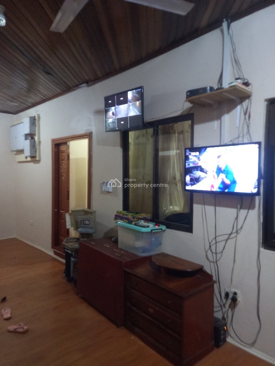 5 Bedrooms ( on 2 Plots), Brofoyedru Adumasa ( Santasi Road)., Kumasi Metropolitan, Ashanti, House for Sale