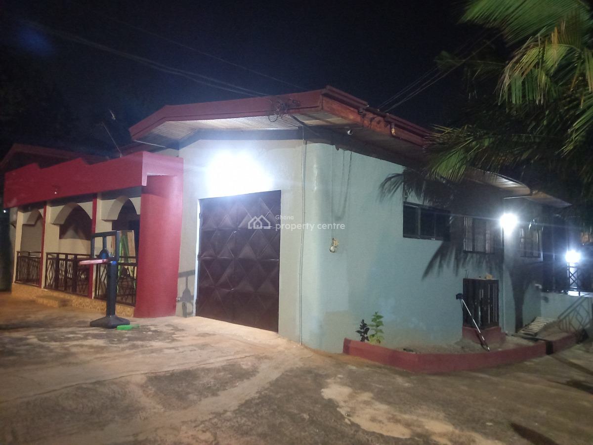 5 Bedrooms ( on 2 Plots), Brofoyedru Adumasa ( Santasi Road)., Kumasi Metropolitan, Ashanti, House for Sale
