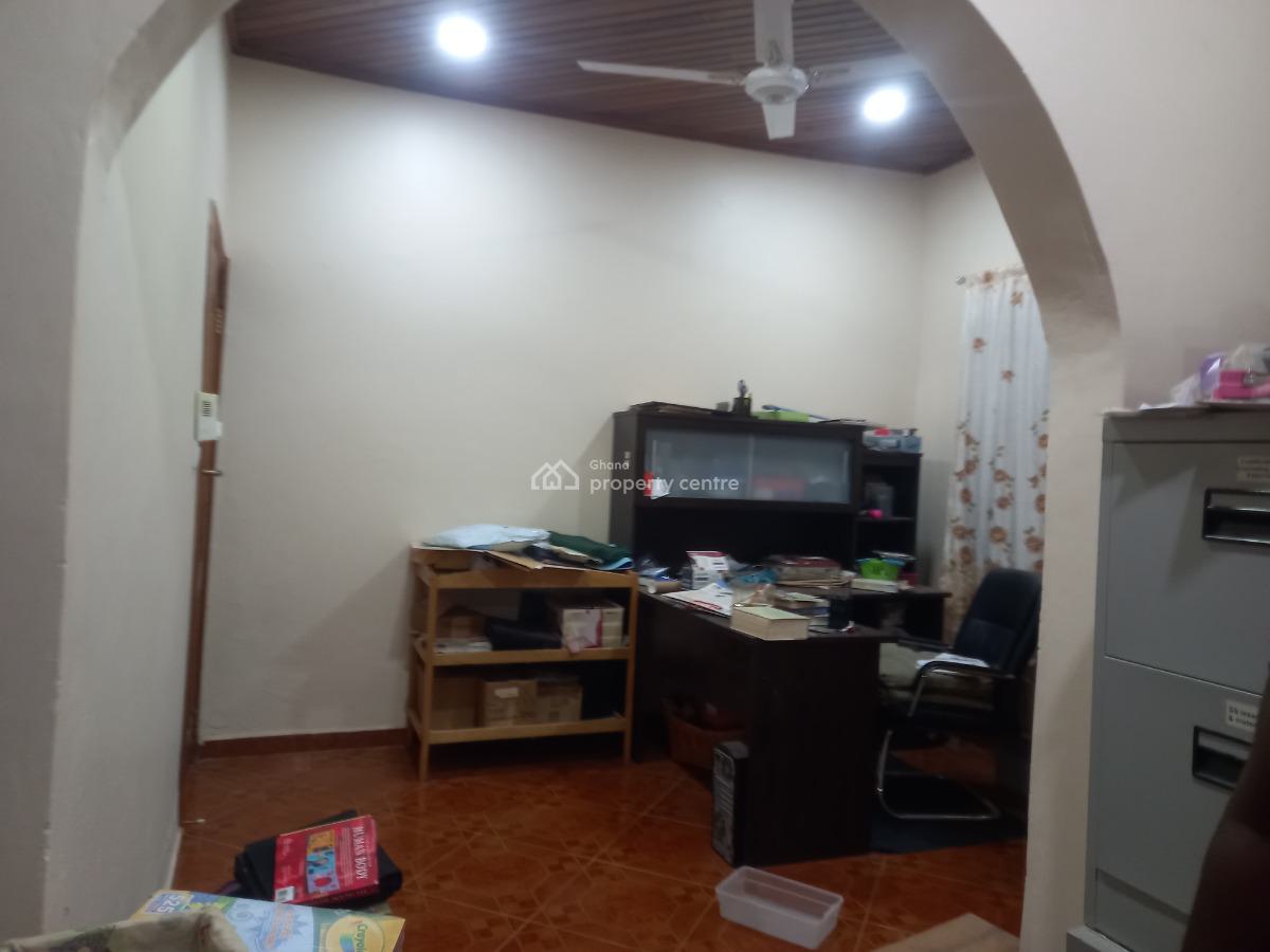 5 Bedrooms ( on 2 Plots), Brofoyedru Adumasa ( Santasi Road)., Kumasi Metropolitan, Ashanti, House for Sale